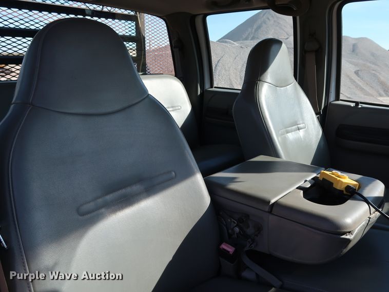 image for item JP9320 2007 Ford F450 Super Duty XL  Crew Cab dump flatbed truck