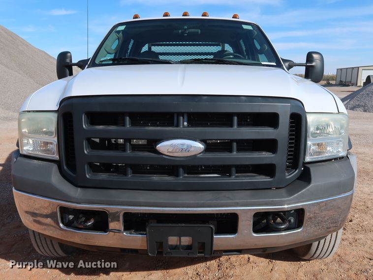 image for item JP9320 2007 Ford F450 Super Duty XL  Crew Cab dump flatbed truck