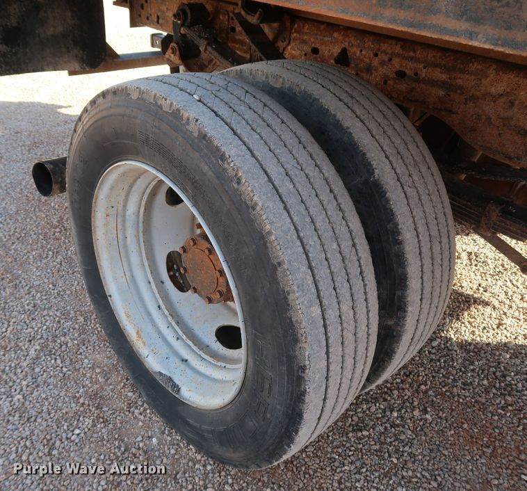 image for item JP9320 2007 Ford F450 Super Duty XL  Crew Cab dump flatbed truck