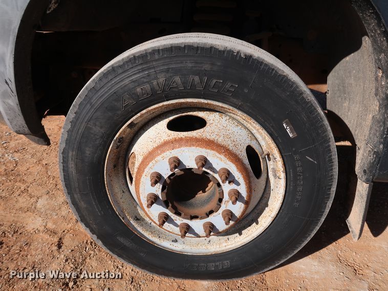 image for item JP9320 2007 Ford F450 Super Duty XL  Crew Cab dump flatbed truck