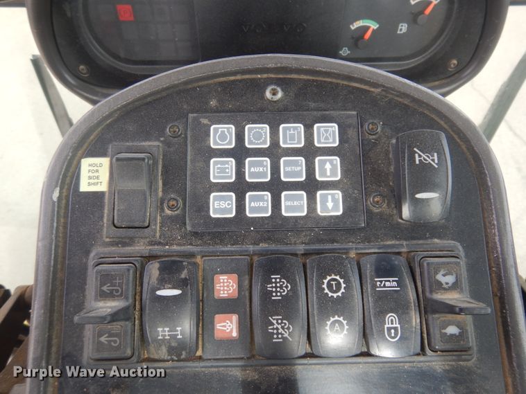 image for item JZ9787 2012 Volvo G946B  motor grader