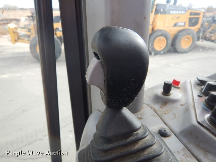 image for item JZ9787 2012 Volvo G946B  motor grader