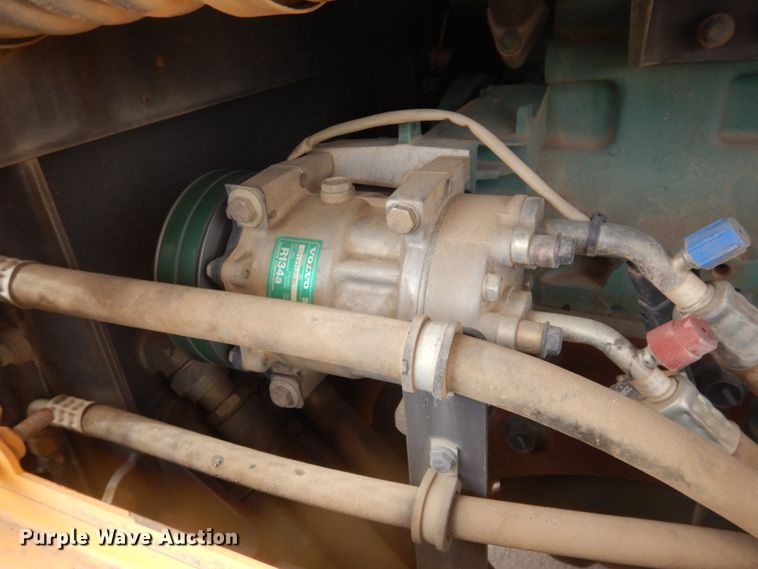 image for item JZ9787 2012 Volvo G946B  motor grader