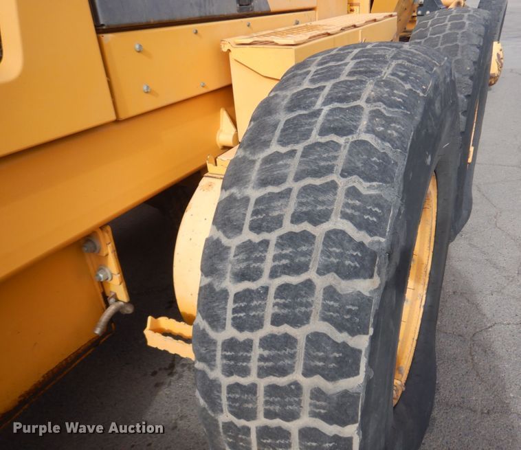 image for item JZ9787 2012 Volvo G946B  motor grader