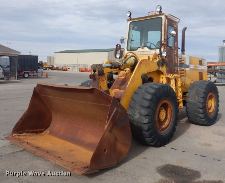 image for item JZ9788 1975 International 530  wheel loader