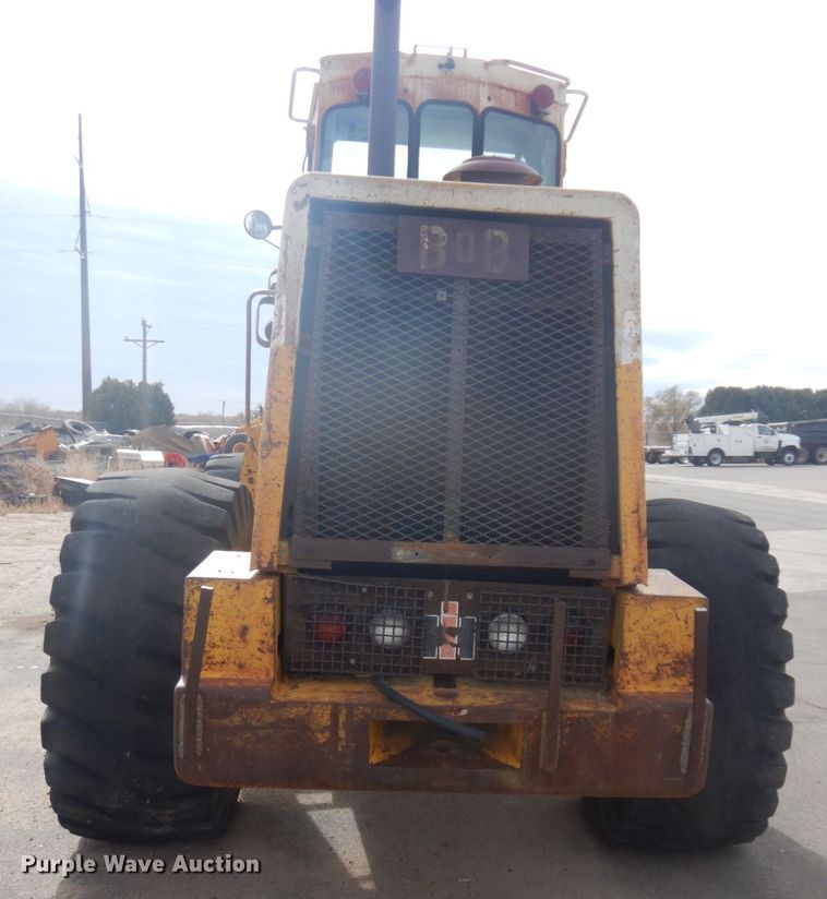 image for item JZ9788 1975 International 530  wheel loader