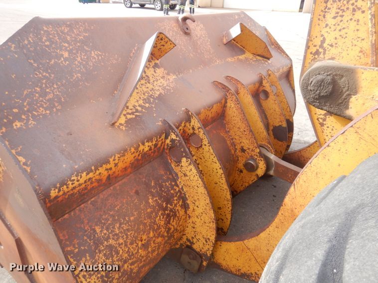 image for item JZ9788 1975 International 530  wheel loader