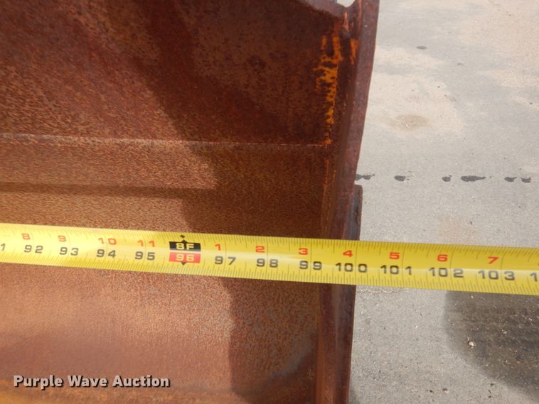 image for item JZ9788 1975 International 530  wheel loader