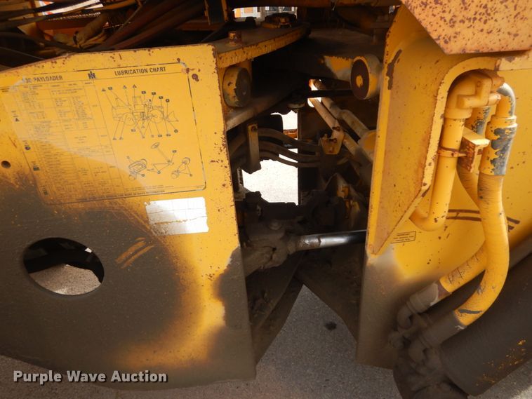 image for item JZ9788 1975 International 530  wheel loader