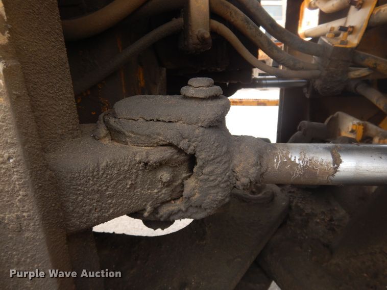 image for item JZ9788 1975 International 530  wheel loader