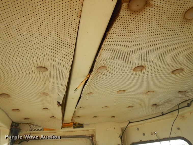 image for item JZ9788 1975 International 530  wheel loader