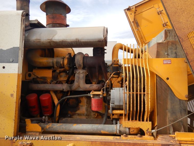 image for item JZ9788 1975 International 530  wheel loader