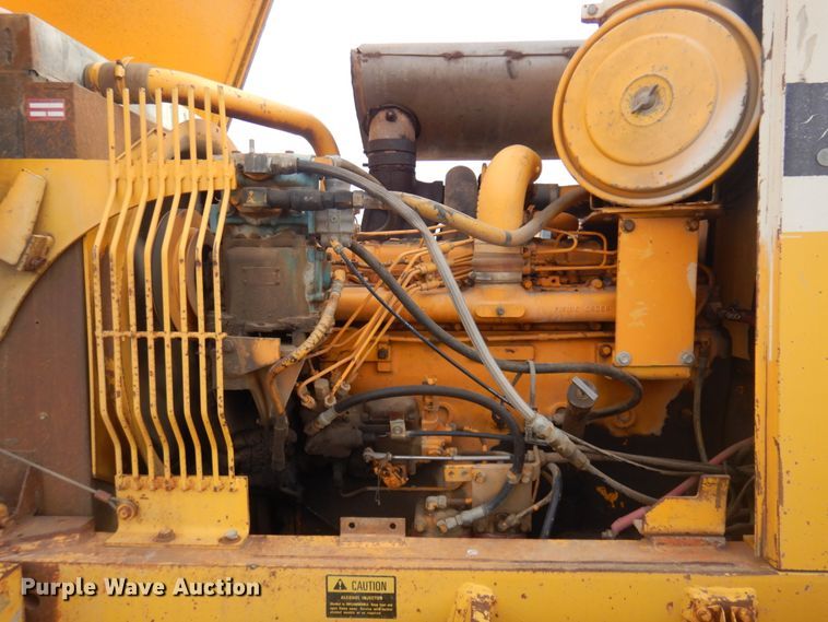 image for item JZ9788 1975 International 530  wheel loader