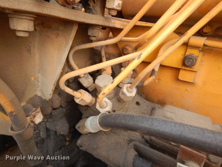 image for item JZ9788 1975 International 530  wheel loader