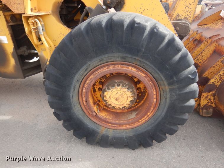 image for item JZ9788 1975 International 530  wheel loader