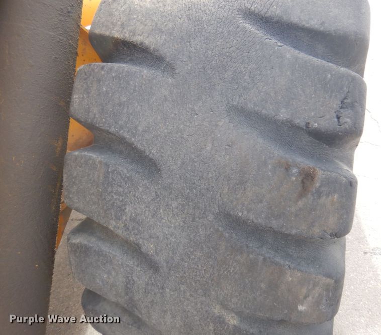 image for item JZ9788 1975 International 530  wheel loader