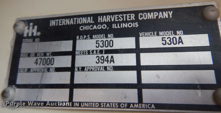 image for item JZ9788 1975 International 530  wheel loader