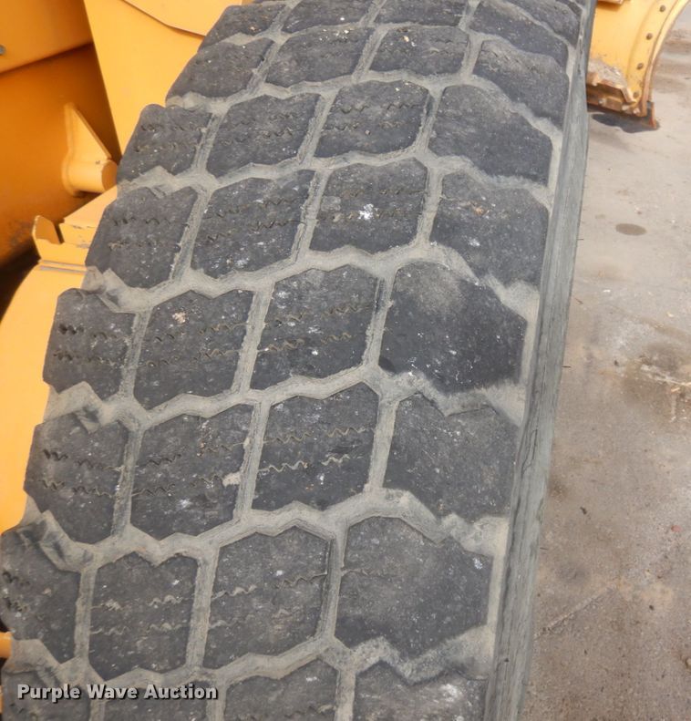 image for item JZ9789 2014 Volvo G946B  motor grader