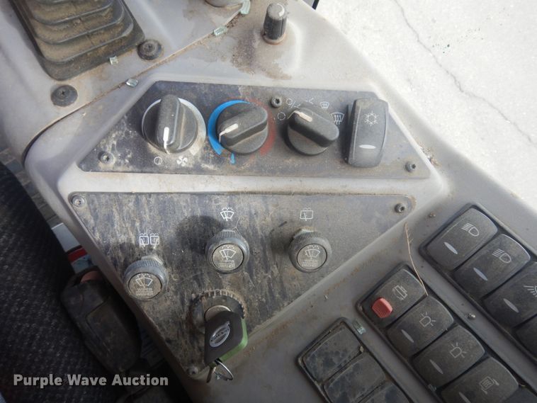 image for item JZ9790 2010 Volvo G946  motor grader