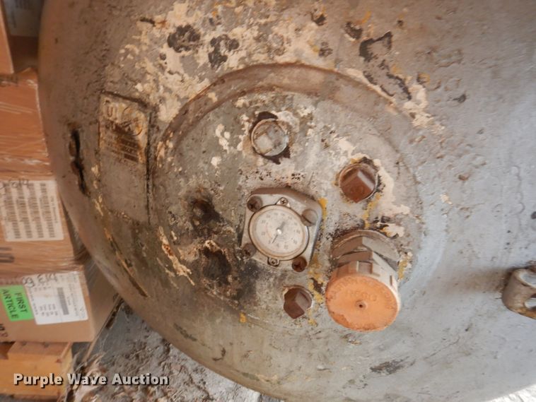 image for item KH9148 Qunicy 230  air compressor