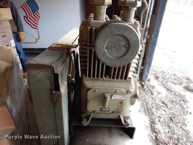 image for item KH9148 Qunicy 230  air compressor