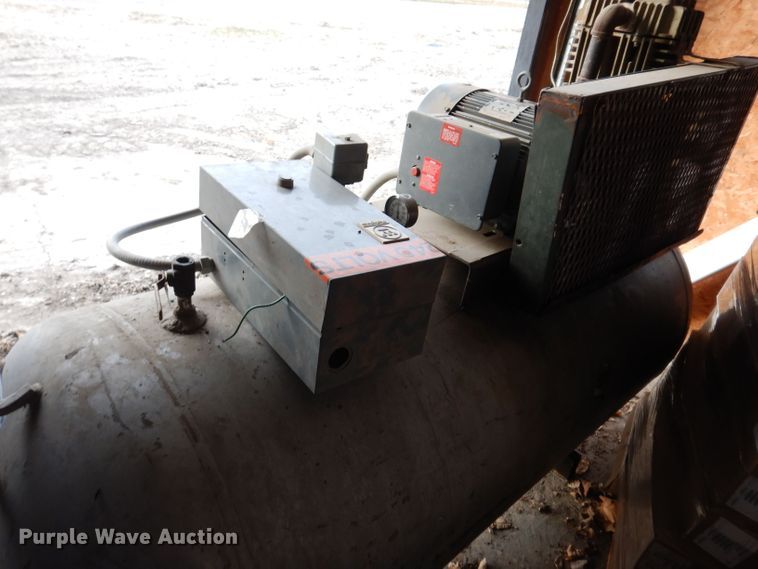 image for item KH9148 Qunicy 230  air compressor