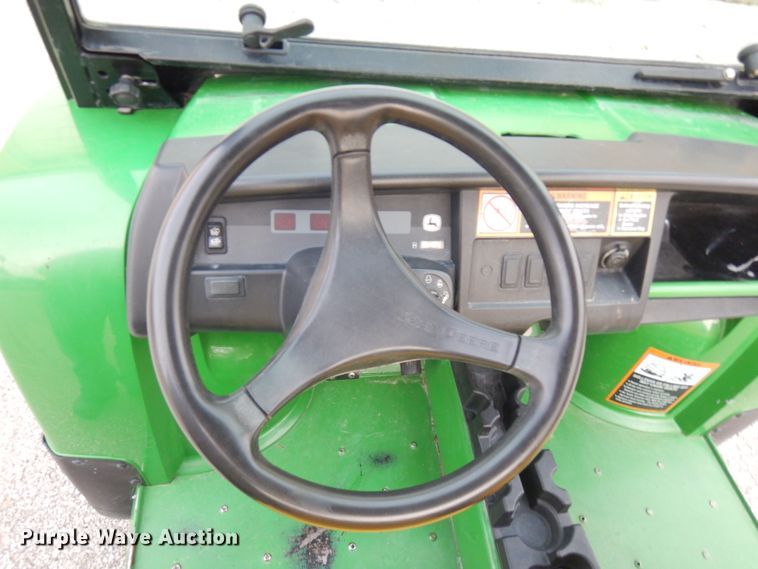 image for item KK9686 2004 John Deere HPX Gator  utility vehicle