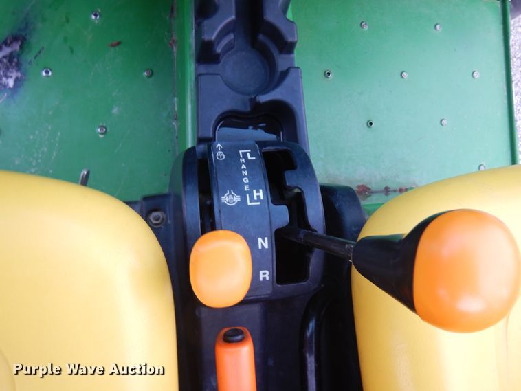 image for item KK9686 2004 John Deere HPX Gator  utility vehicle