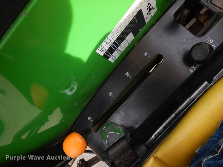 image for item KK9691 2013 John Deere 4320  MFWD tractor