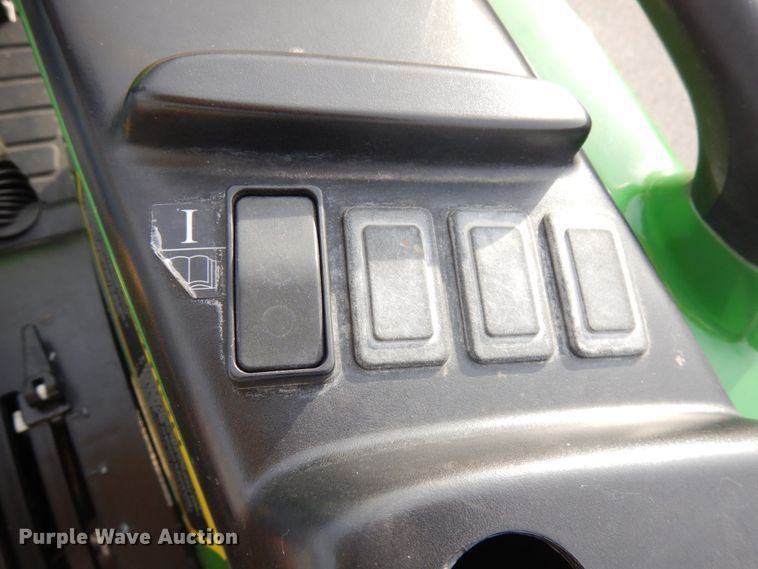 image for item KK9691 2013 John Deere 4320  MFWD tractor