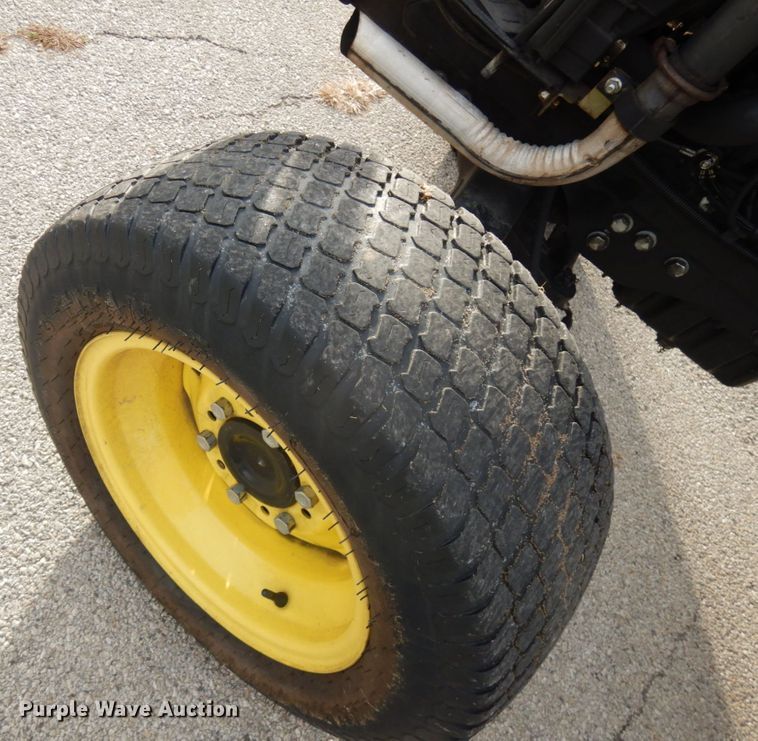 image for item KK9691 2013 John Deere 4320  MFWD tractor