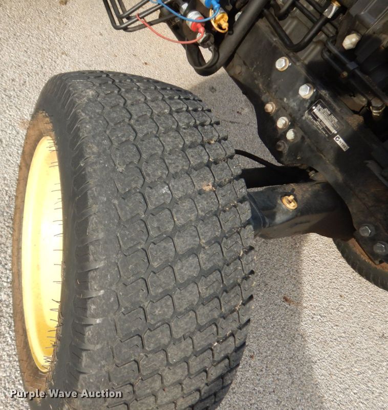 image for item KK9691 2013 John Deere 4320  MFWD tractor