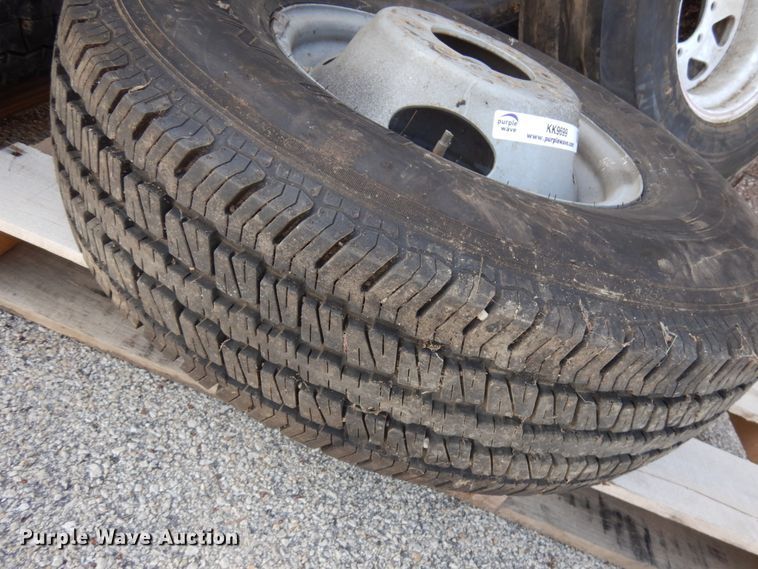image for item KK9699 (9) tires