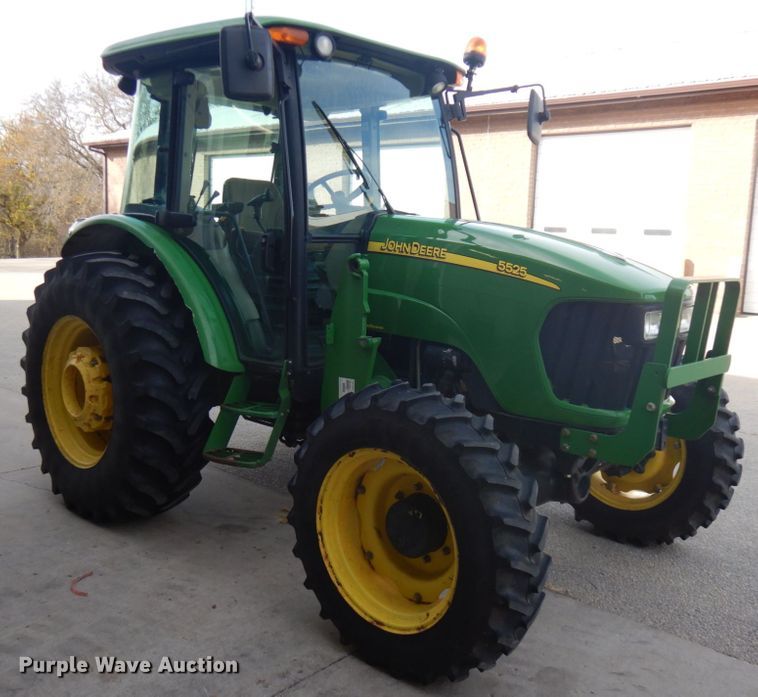image for item KK9701 2007 John Deere 5525  MFWD tractor