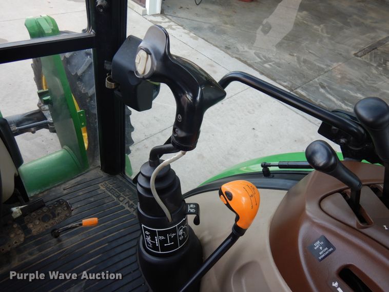 image for item KK9701 2007 John Deere 5525  MFWD tractor