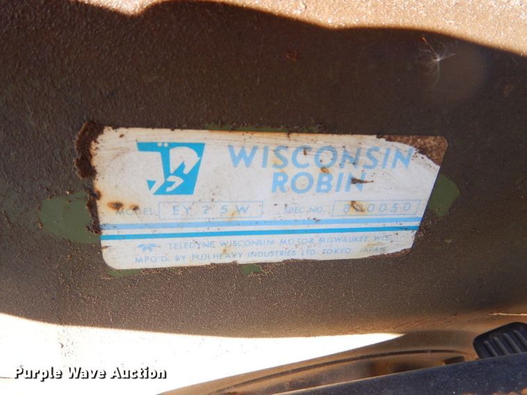 image for item KO9131 Wisconsin Robin EY 25 W  compactor