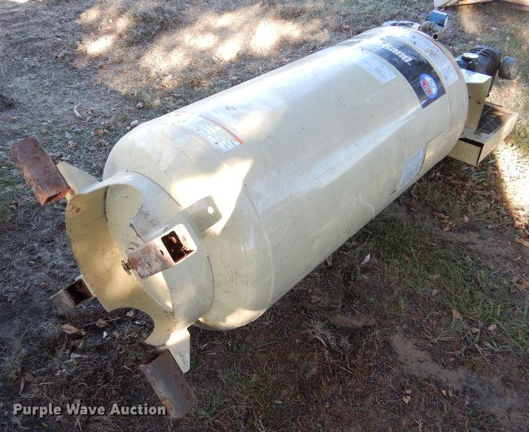 image for item KO9137 Ingersoll Rand S33  air compressor