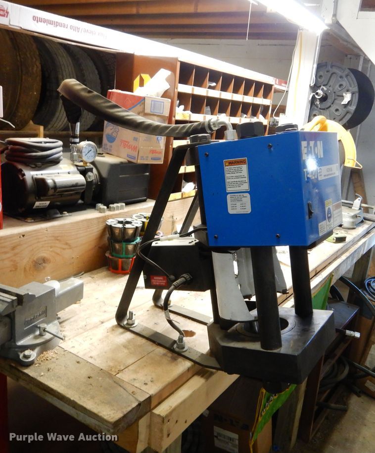 image for item KO9158 Eaton T-420  hose crimper