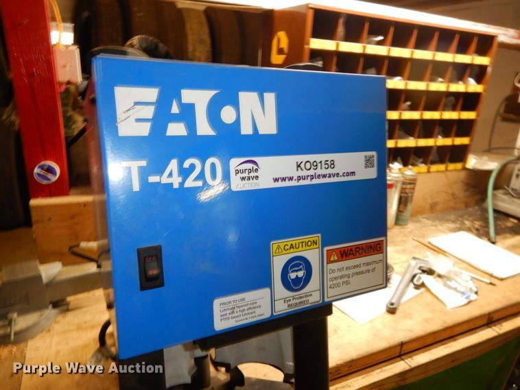 image for item KO9158 Eaton T-420  hose crimper