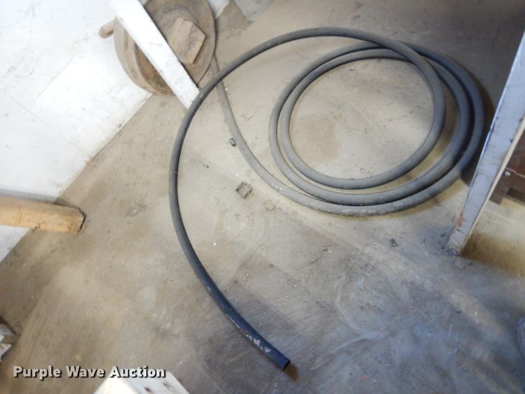 image for item KO9158 Eaton T-420  hose crimper