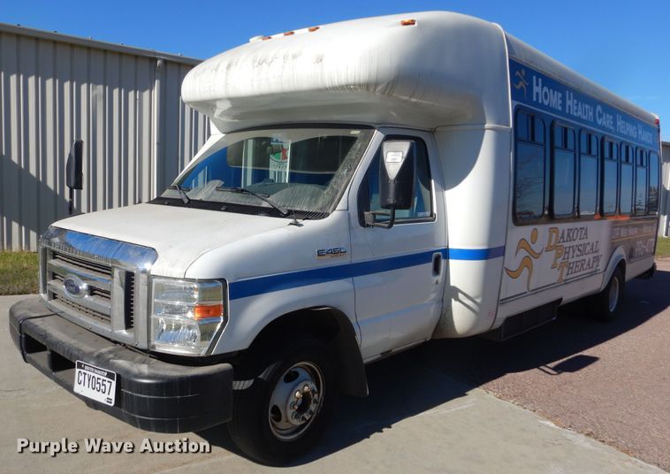 image for item KO9168 2009 Ford E450 Super Duty  shuttle bus