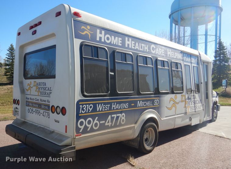 image for item KO9168 2009 Ford E450 Super Duty  shuttle bus