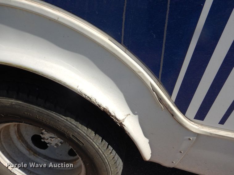 image for item KO9168 2009 Ford E450 Super Duty  shuttle bus