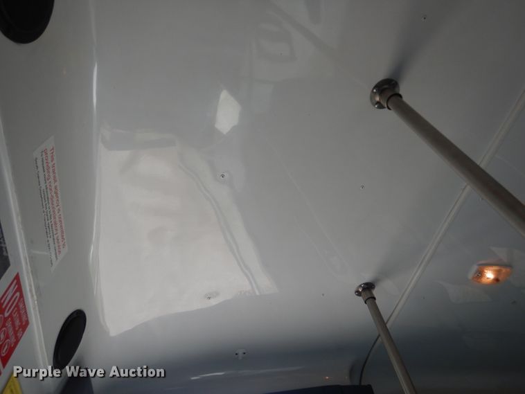 image for item KO9168 2009 Ford E450 Super Duty  shuttle bus