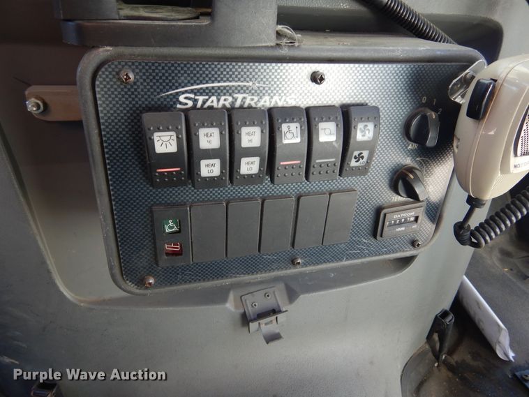 image for item KO9168 2009 Ford E450 Super Duty  shuttle bus