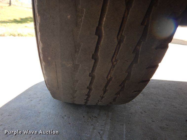 image for item KO9168 2009 Ford E450 Super Duty  shuttle bus