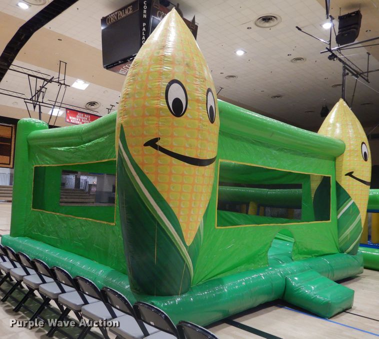 image for item KO9171 Bounce house