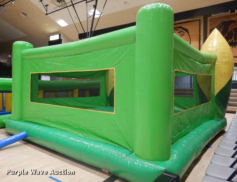 image for item KO9171 Bounce house