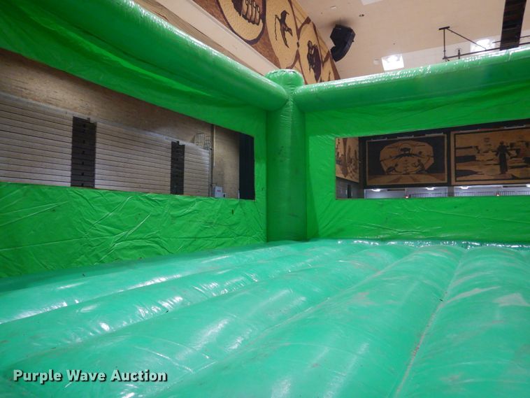 image for item KO9171 Bounce house