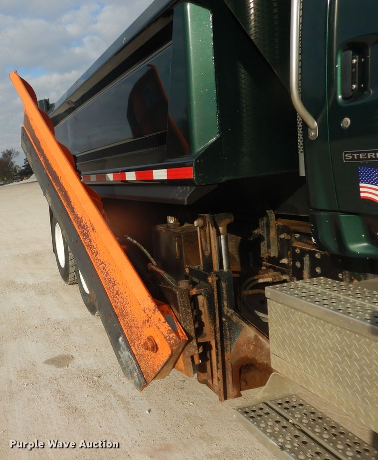 image for item KO9178 2005 Sterling LT9500  dump truck